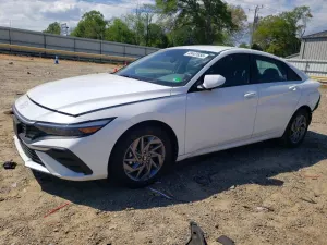 Hyundai Elantra 2.0L 4 2024