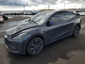 Tesla Model Y 2025