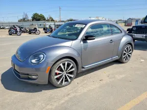 Volkswagen Beetle 2.0L 4 2012