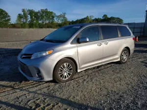 Toyota Sienna 3.5L 6 2018