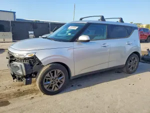 Kia Soul 2.0L 4 2021