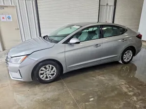 Hyundai Elantra 2.0L 4 2020