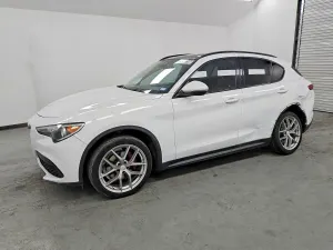 Alfa Romeo Stelvio 2.0L 4 2019