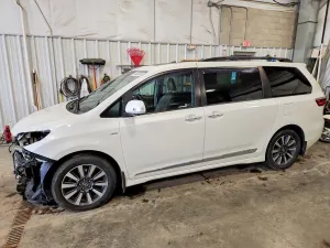 Toyota Sienna 3.5L 6 2018