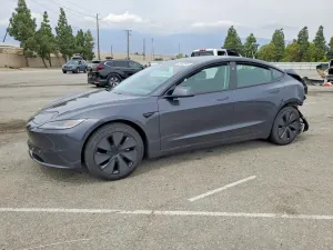 Tesla Model 3 2025
