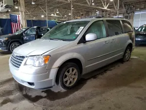 Chrysler Town & Country 3.8L 6 2010