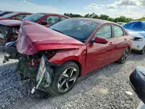Hyundai Elantra 2.0L 4 2023