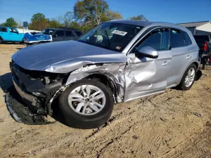 Audi Q5 2.0L 4 2023