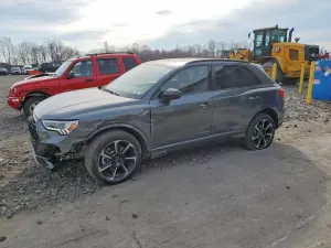 Audi Q3 2.0L 4 2025