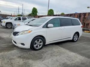 Toyota Sienna 3.5L 6 2011
