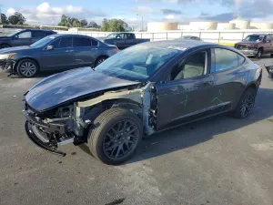 Tesla Model 3 2025