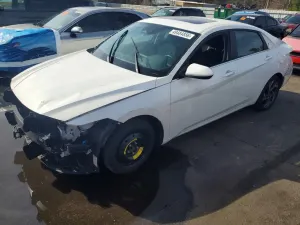 Hyundai Elantra 2.0L 4 2024
