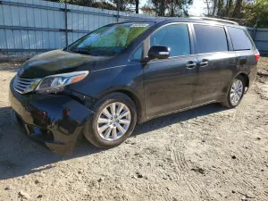 Toyota Sienna 3.5L 6 2015