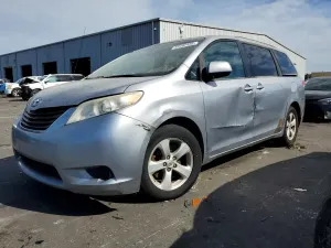 Toyota Sienna 3.5L 6 2011