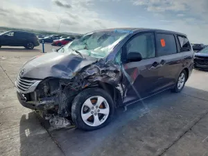 Toyota Sienna 3.5L 6 2011