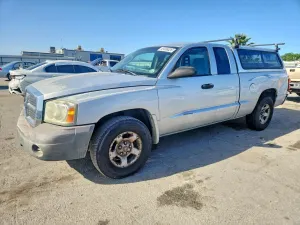 Dodge Dakota 3.7L 6 2005