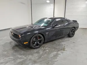 Dodge Challenger 5.7L 8 2014