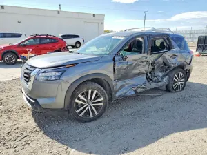 Nissan Pathfinder 3.5L 6 2025