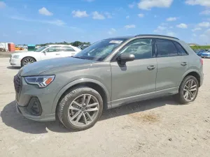 Audi Q3 2.0L 4 2025