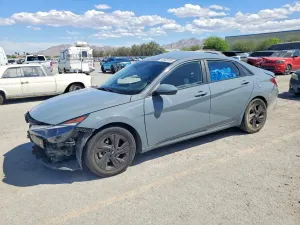 Hyundai Elantra 2.0L 4 2022