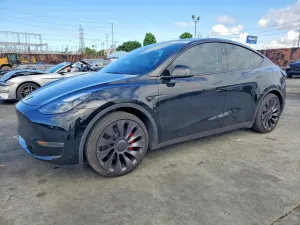 Tesla Model Y 2025