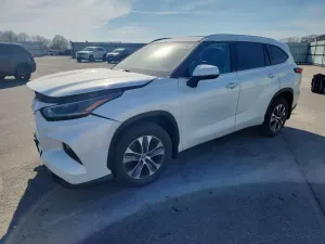 Toyota Highlander 3.5L 6 2021