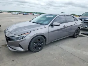 Hyundai Elantra 2.0L 4 2021