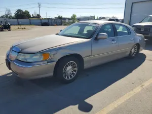 Lincoln Town Car 4.6L 8 2001