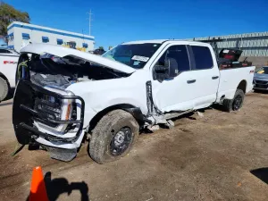 Ford F-250 7.3L 8 2025