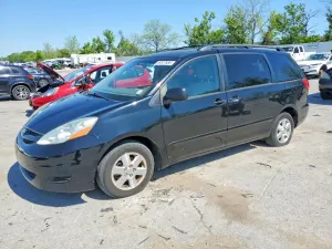 Toyota Sienna 3.5L 6 2010