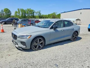 Volvo S60 2.0L 4 2024