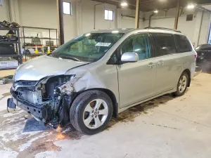 Toyota Sienna 3.5L 6 2020