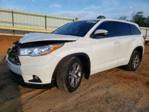 Toyota Highlander 3.5L 6 2015