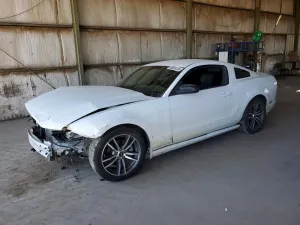Ford Mustang 3.7L 6 2014