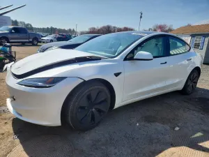 Tesla Model 3 2024