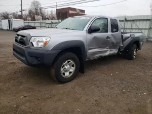 Toyota Tacoma 2.7L 4 2015