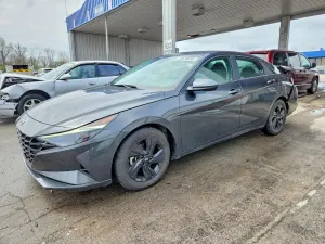 Hyundai Elantra 2.0L 4 2021
