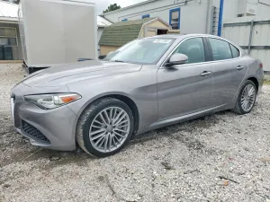 Alfa Romeo Giulia 2.0L 4 2017