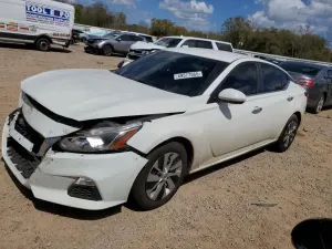 Nissan Altima S 2.5L 4 2020