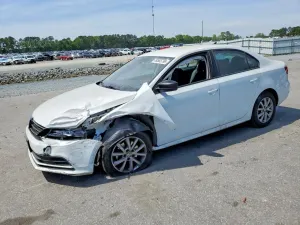 Volkswagen Jetta 1.8L 4 2015