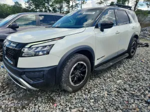 Nissan Pathfinder 3.5L 6 2023