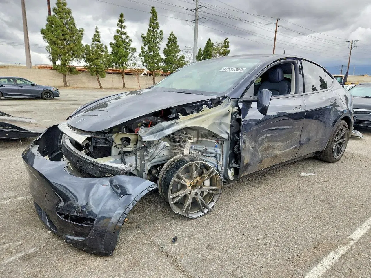 Tesla Model Y 2025