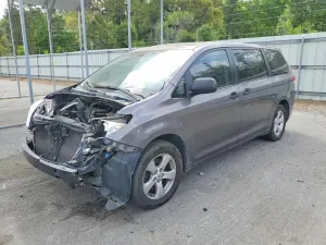 Toyota Sienna 2.7L 4 2011