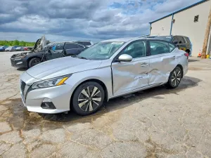 Nissan Altima 2.5L 4 2019