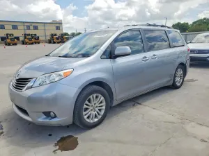 Toyota Sienna 3.5L 6 2011