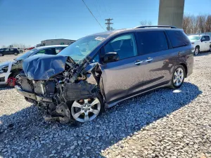 Toyota Sienna 3.5L 6 2013