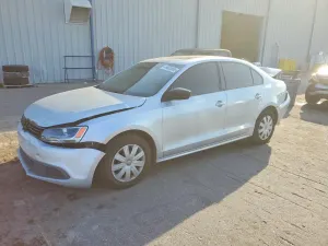 Volkswagen Jetta 2.0L 4 2012