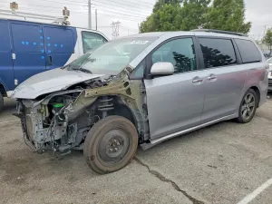Toyota Sienna 3.5L 6 2017