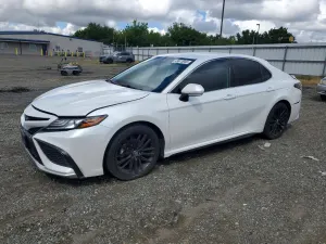 Toyota Camry 2.5L 4 2021