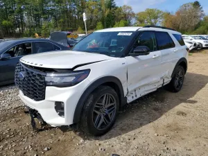 Ford Explorer 2.3L 4 2025